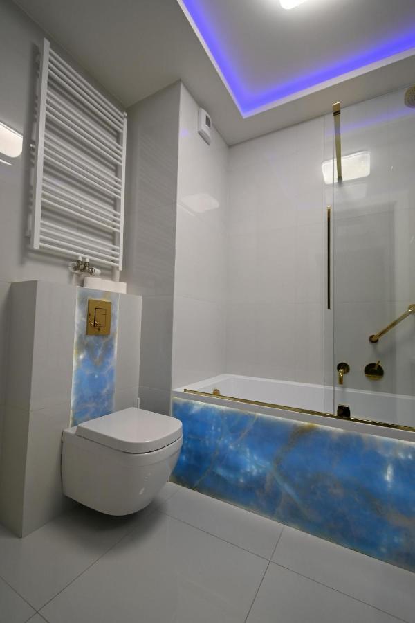 Onyx Modern Tower