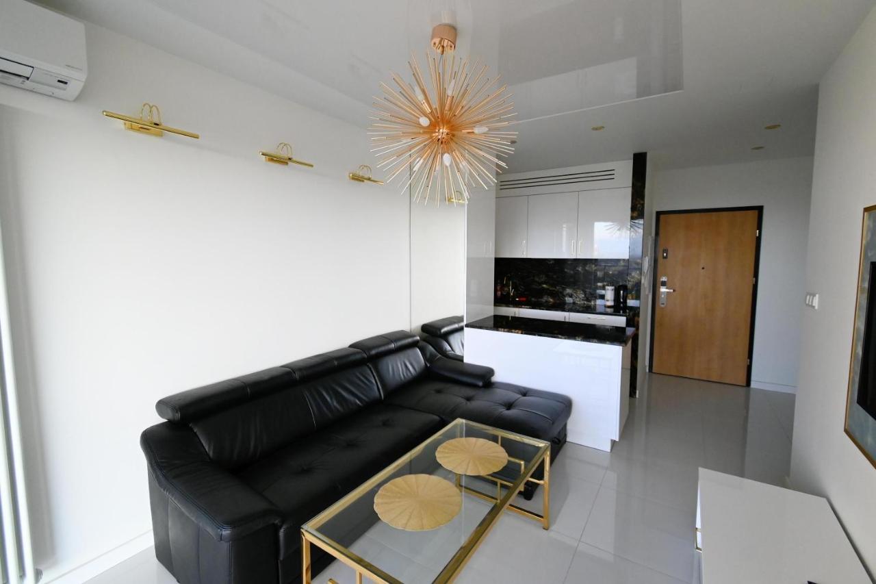 Onyx Modern Tower Apartment *