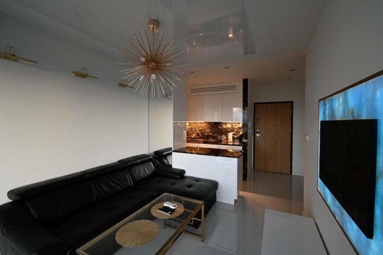 Onyx Modern Tower